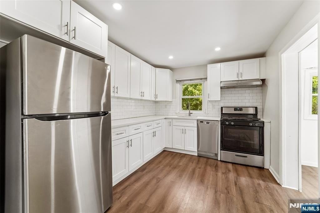 42 W Ridgewood Ave - Photo 4 of 23