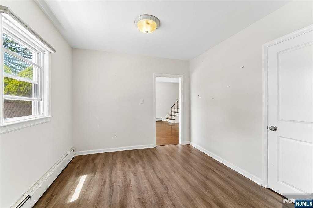 42 W Ridgewood Ave - Photo 7 of 23