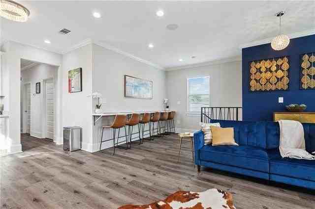 2101 Conti St - Photo 4 of 16