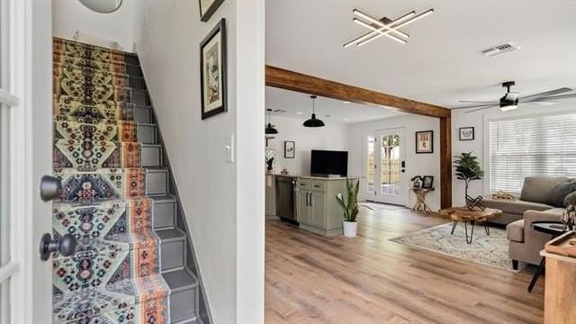 208 S Oak St - Photo 7 of 15