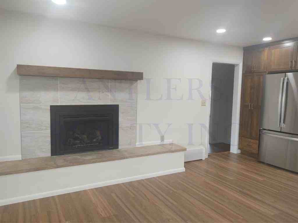 2537 Newton Ave - Photo 3 of 17