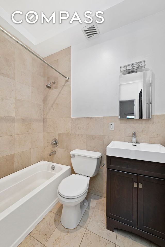 218 E 13th St #2 - Photo 5 of 8