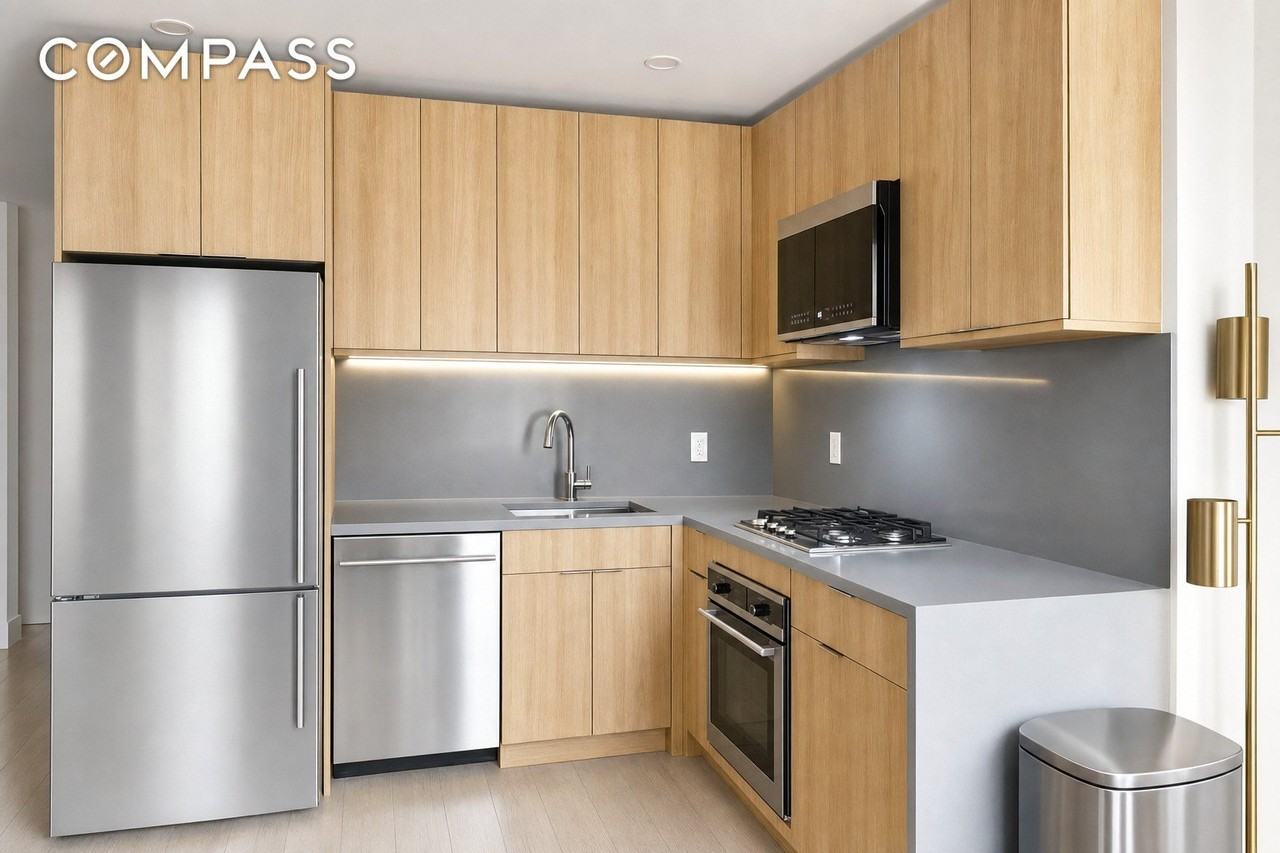 280 Bleecker St #3 - Photo 4 of 8