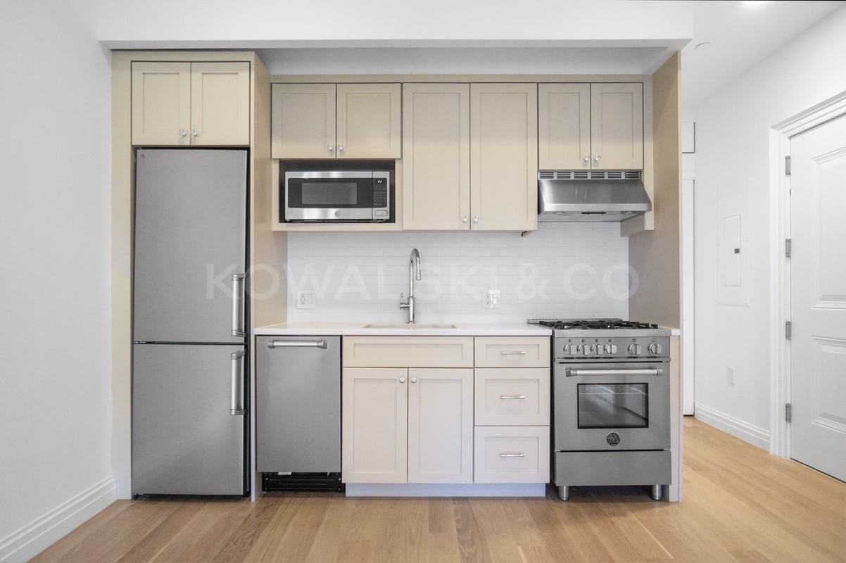 120 W 74th St #3B - Photo 4 of 11