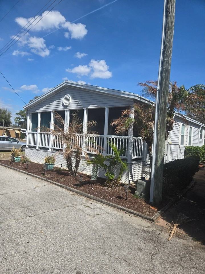 36102 Citrus Blvd - Photo 2 of 15