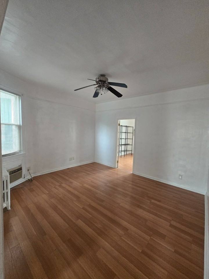 5150 48th St - Photo 2 of 10