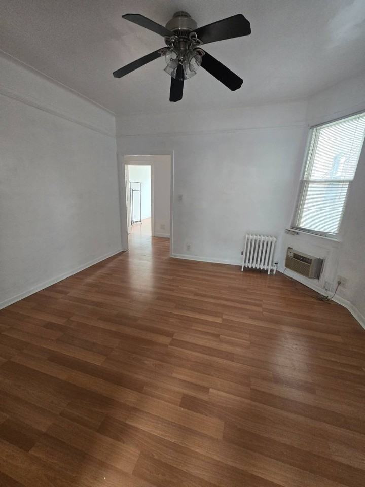 5150 48th St - Photo 3 of 10