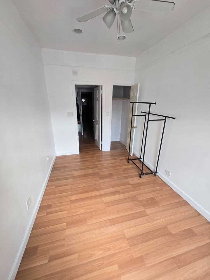 5150 48th St - Photo 7 of 10