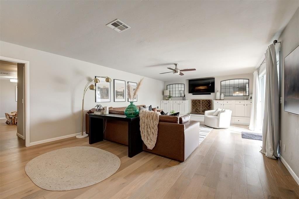 3127 Nw 69th St - Photo 5 of 50