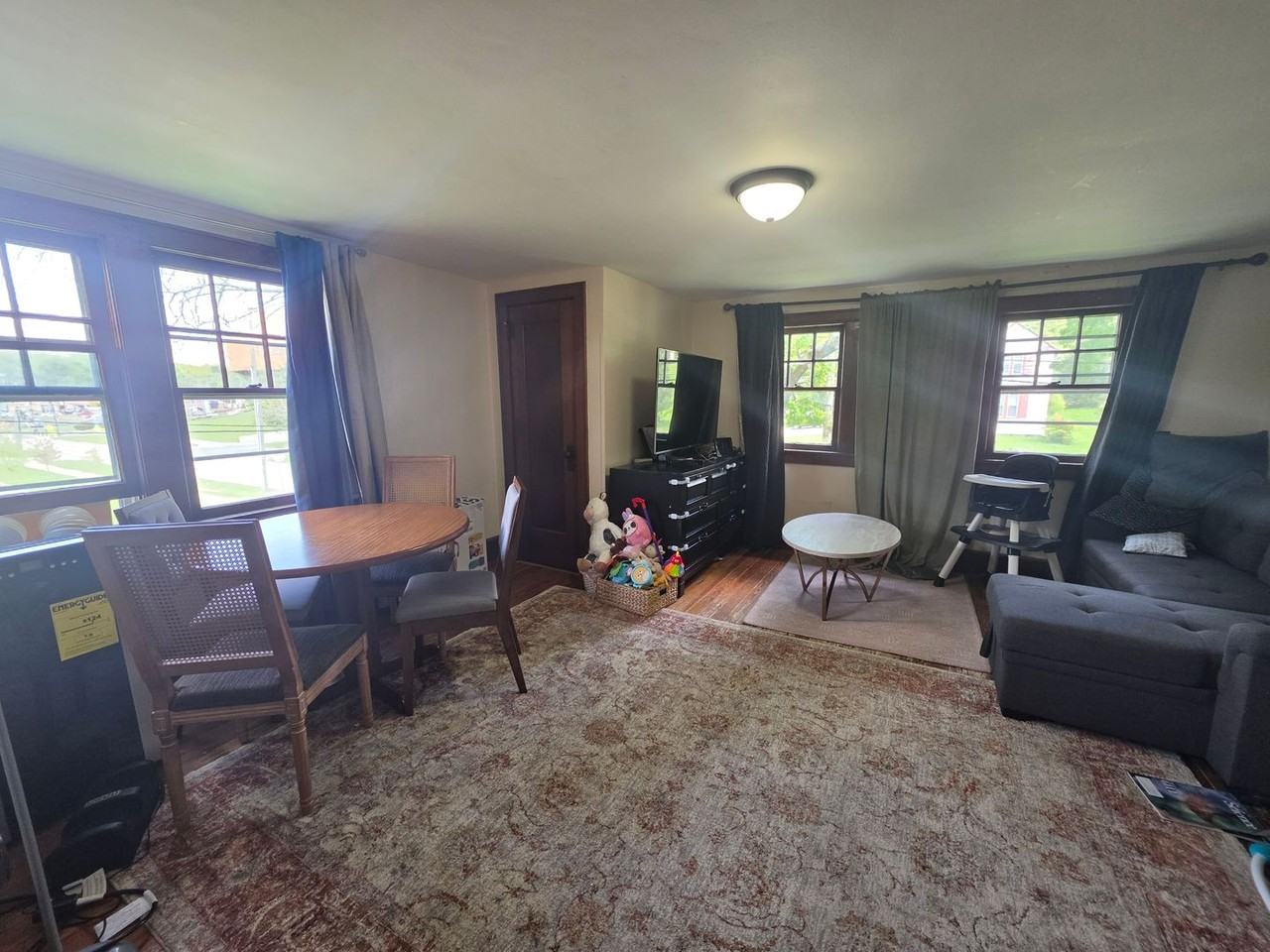 308 S Willow St - Photo 2 of 13