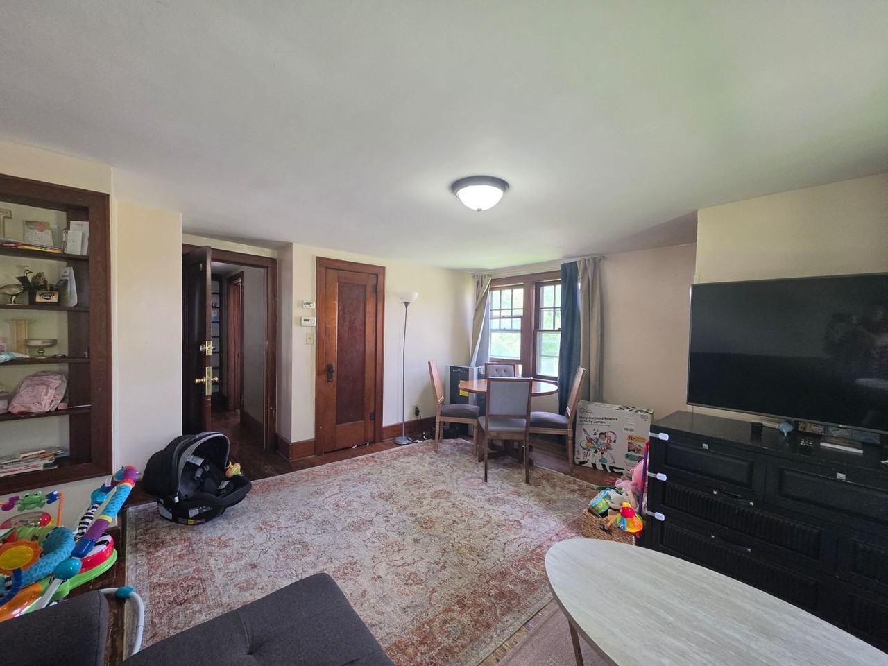 308 S Willow St - Photo 4 of 13