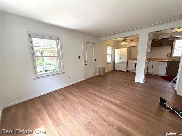 1746 N Denwood St - Photo 2 of 17