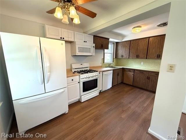 1746 N Denwood St - Photo 4 of 17