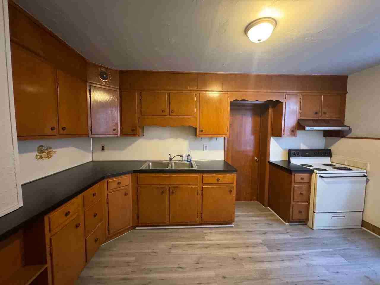821 N George St #1 - Photo 3 of 16