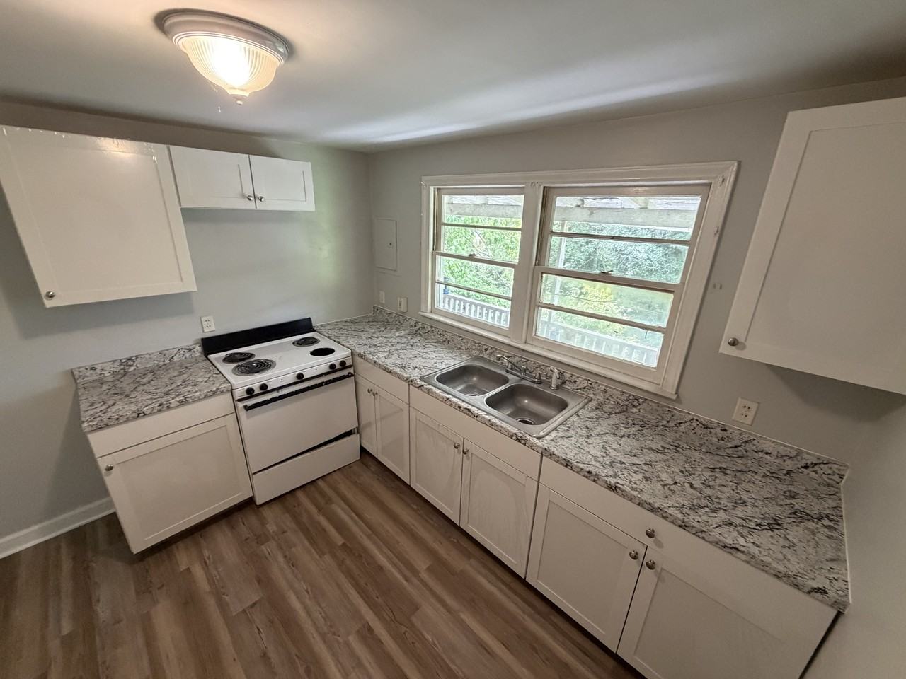 6 Avon Rd #1 - Photo 6 of 11