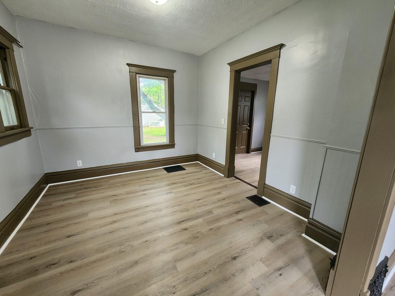 525 Courtland St #1 - Photo 4 of 13