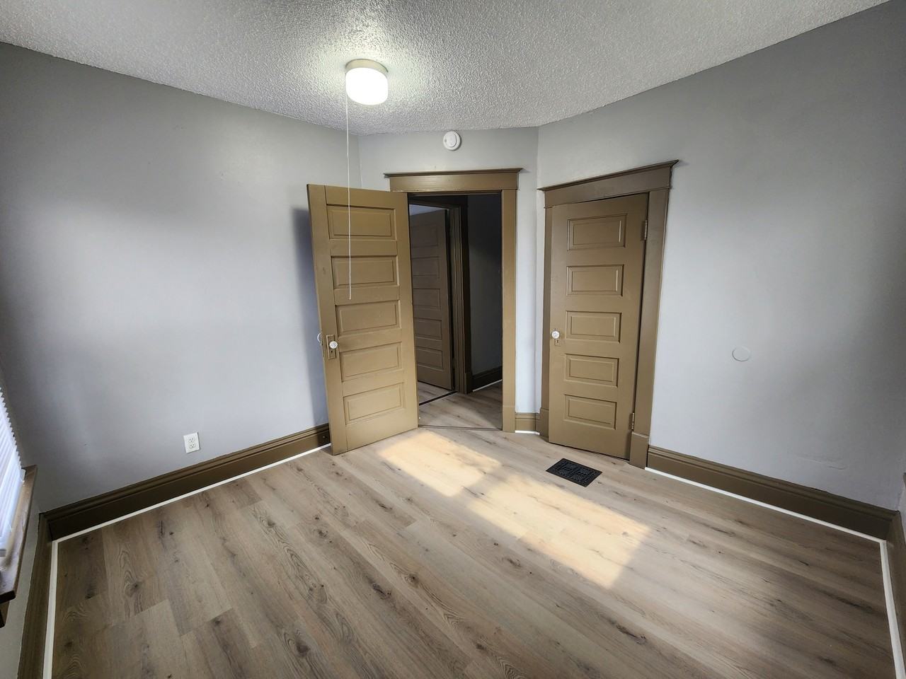 525 Courtland St #1 - Photo 7 of 13