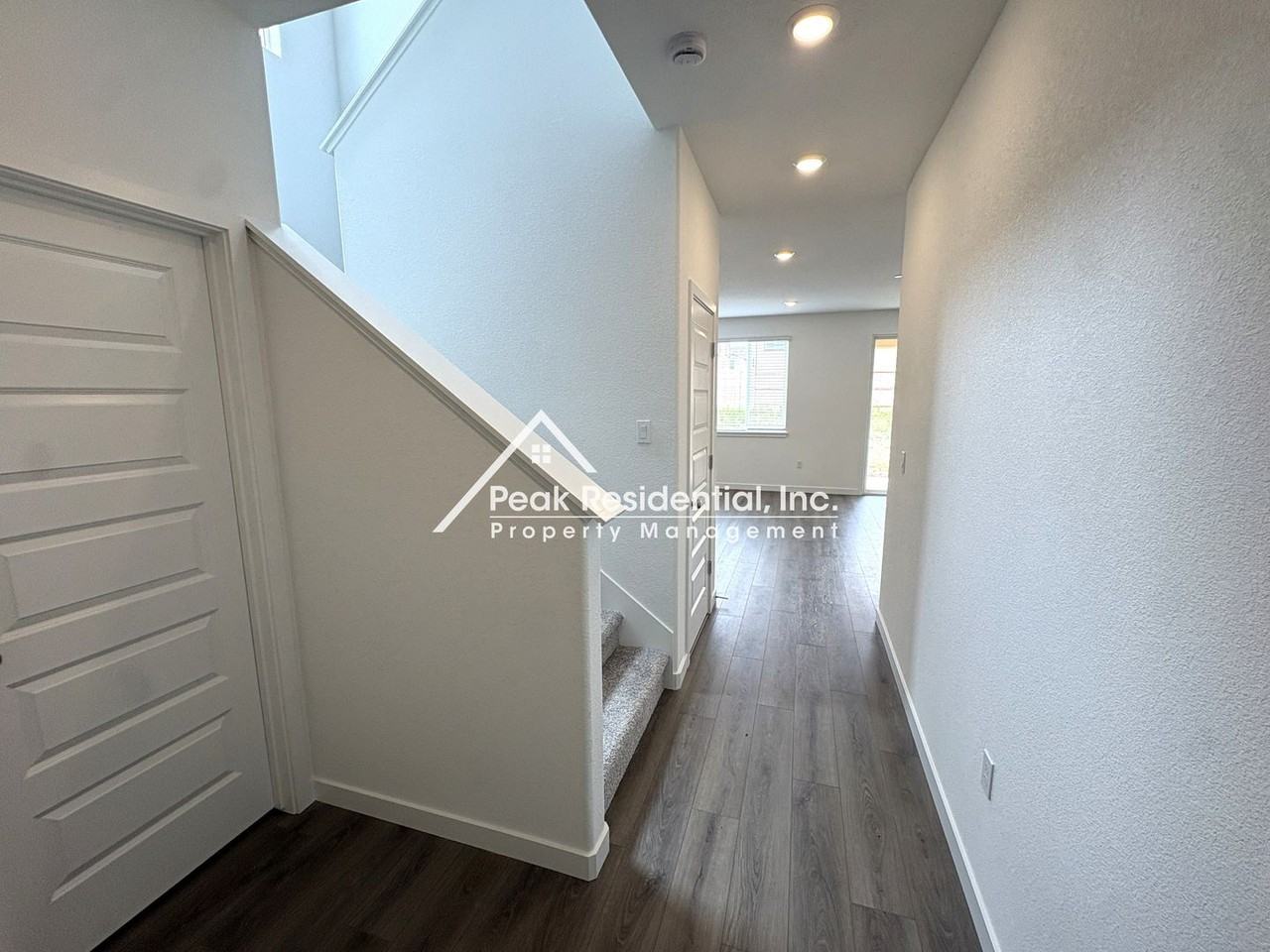 12636 Hereford Ave - Photo 4 of 32