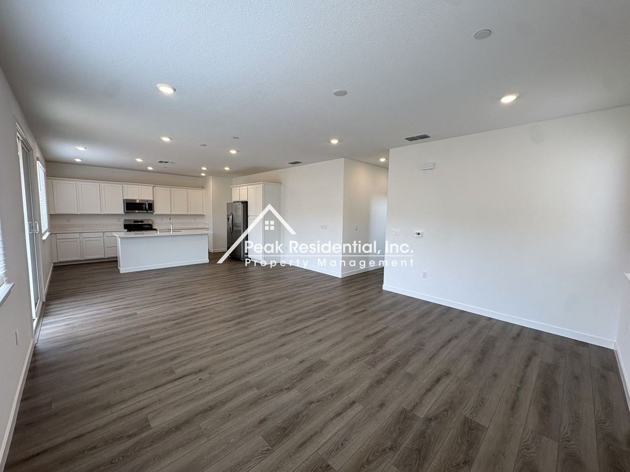 12636 Hereford Ave - Photo 6 of 32