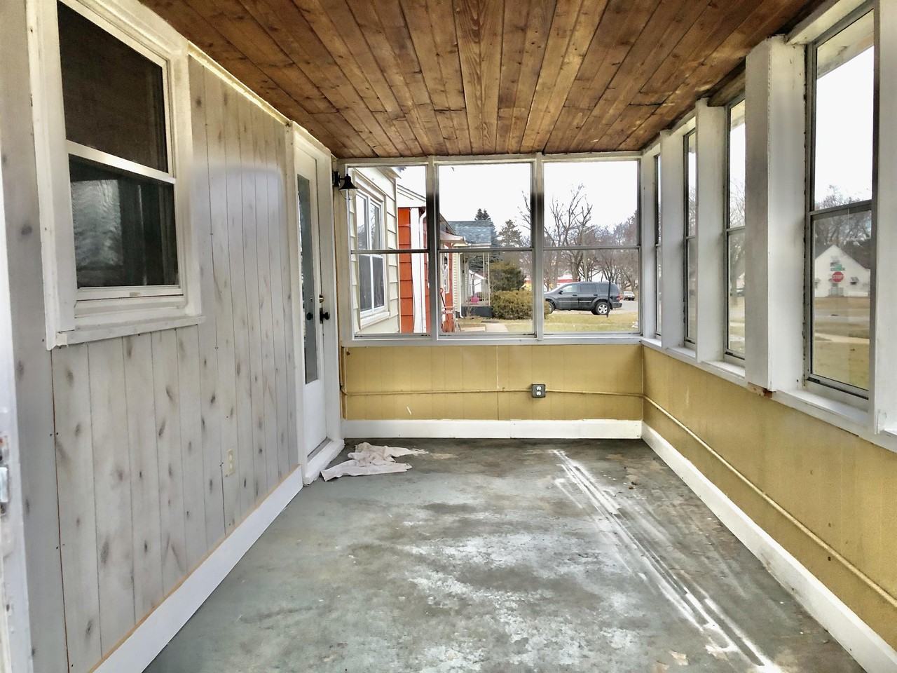 924 N Sunset Ave #SFH - Photo 2 of 8