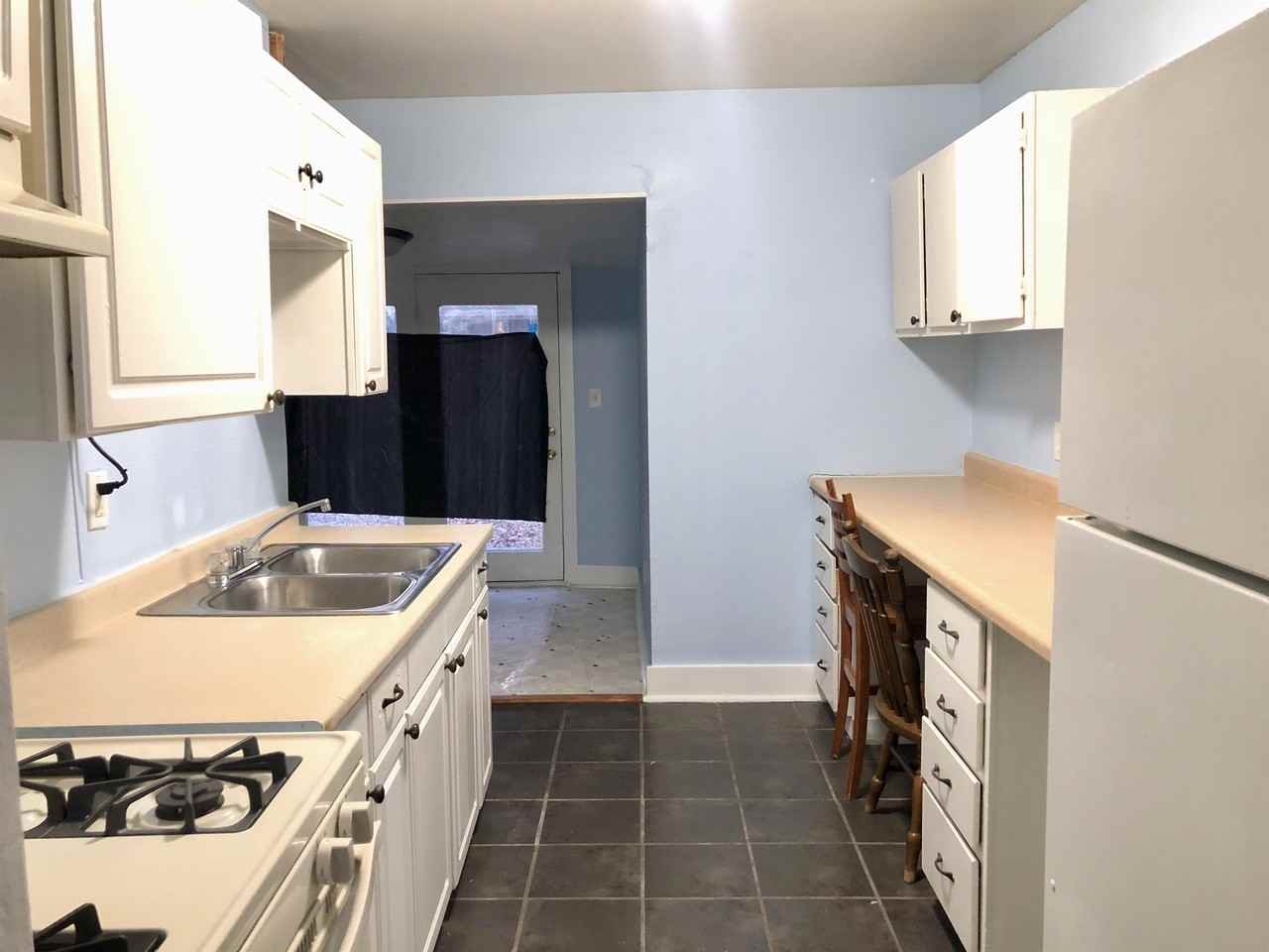 924 N Sunset Ave #SFH - Photo 7 of 8