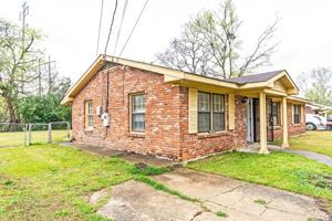 featured image of 4342 Sunshine Dr #1