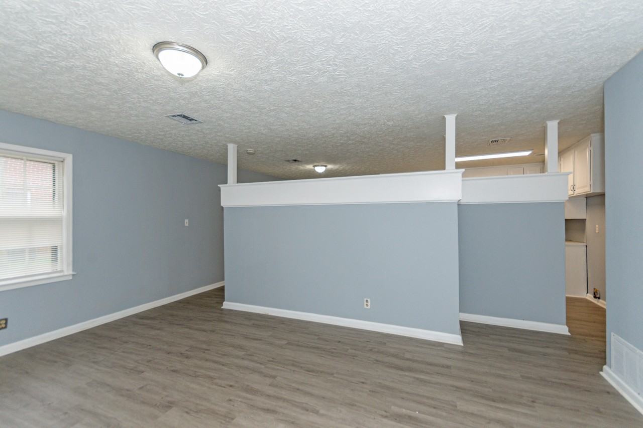 4342 Sunshine Dr #1 - Photo 6 of 30