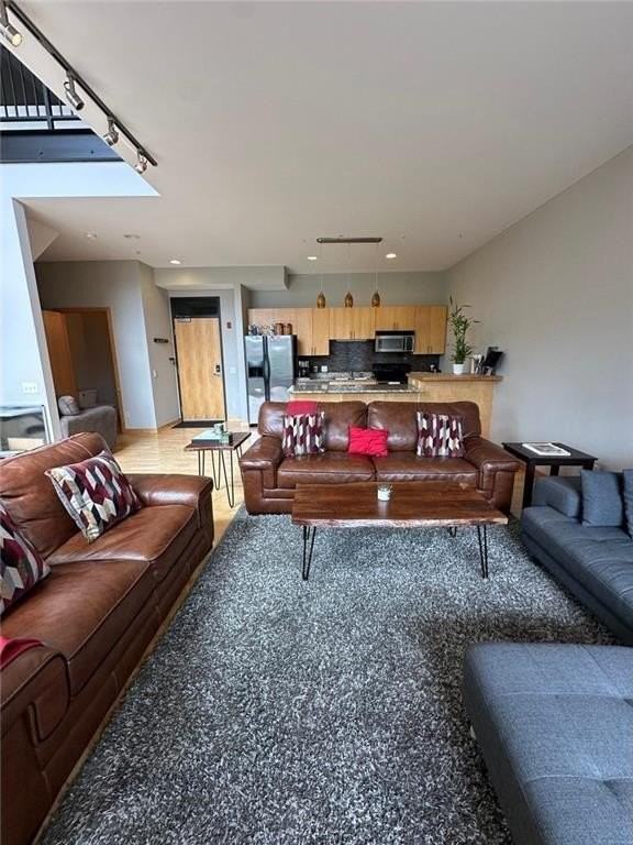 9 W Franklin Ave #306 - Photo 2 of 28