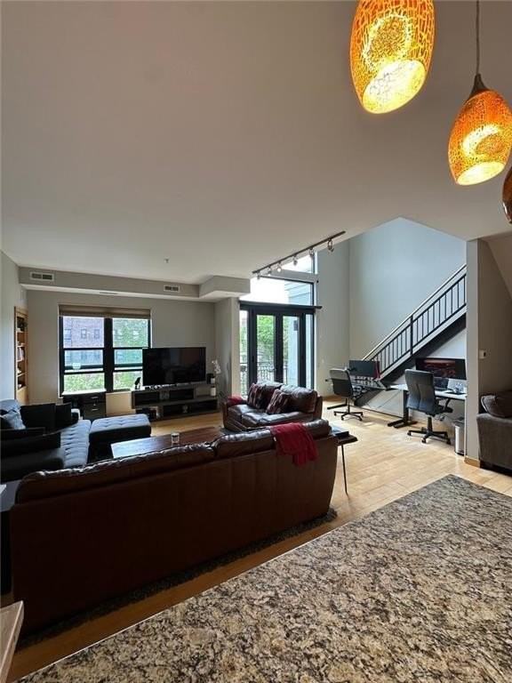 9 W Franklin Ave #306 - Photo 4 of 28