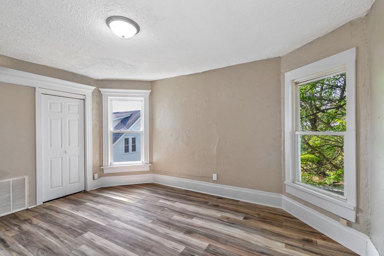 1606 Cleveland Ave Nw - Photo 3 of 12