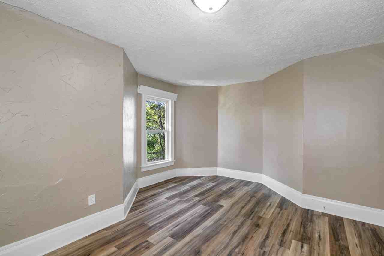 1606 Cleveland Ave Nw - Photo 5 of 12