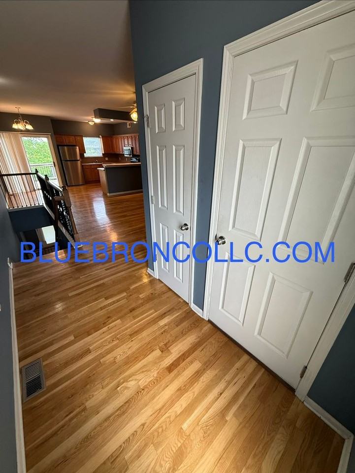 10410 E 45th Ter - Photo 2 of 15