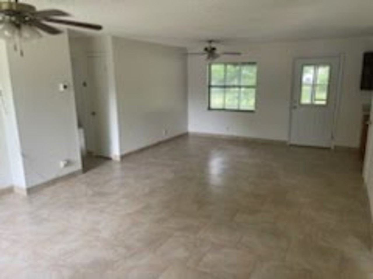 2685 Ne 44th St - Photo 4 of 10