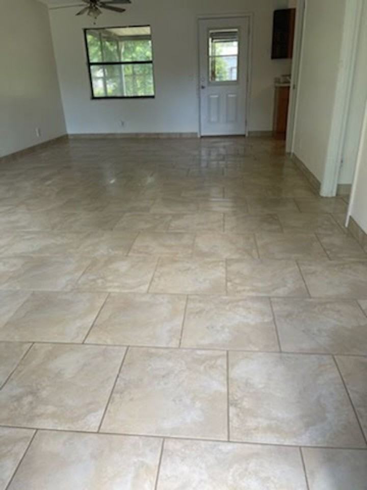 2685 Ne 44th St - Photo 5 of 10