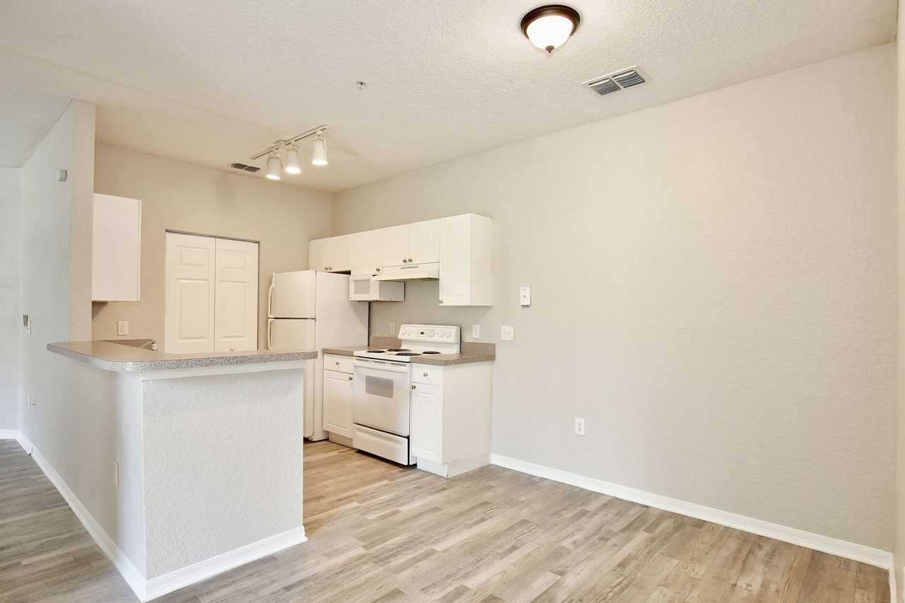 822 Grand Regency Pointe #103 - Photo 7 of 24