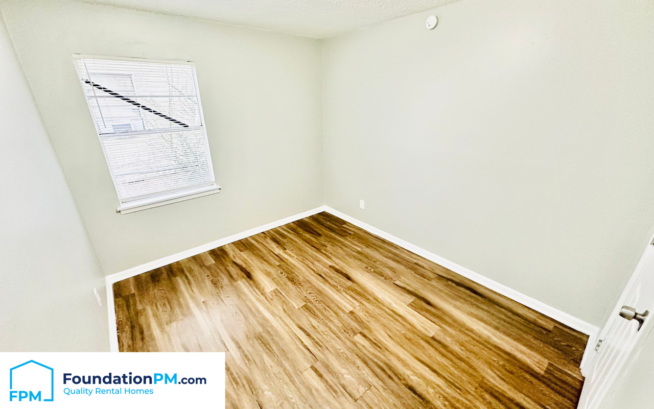 4503 Beacon Hill Dr #1 - Photo 7 of 10