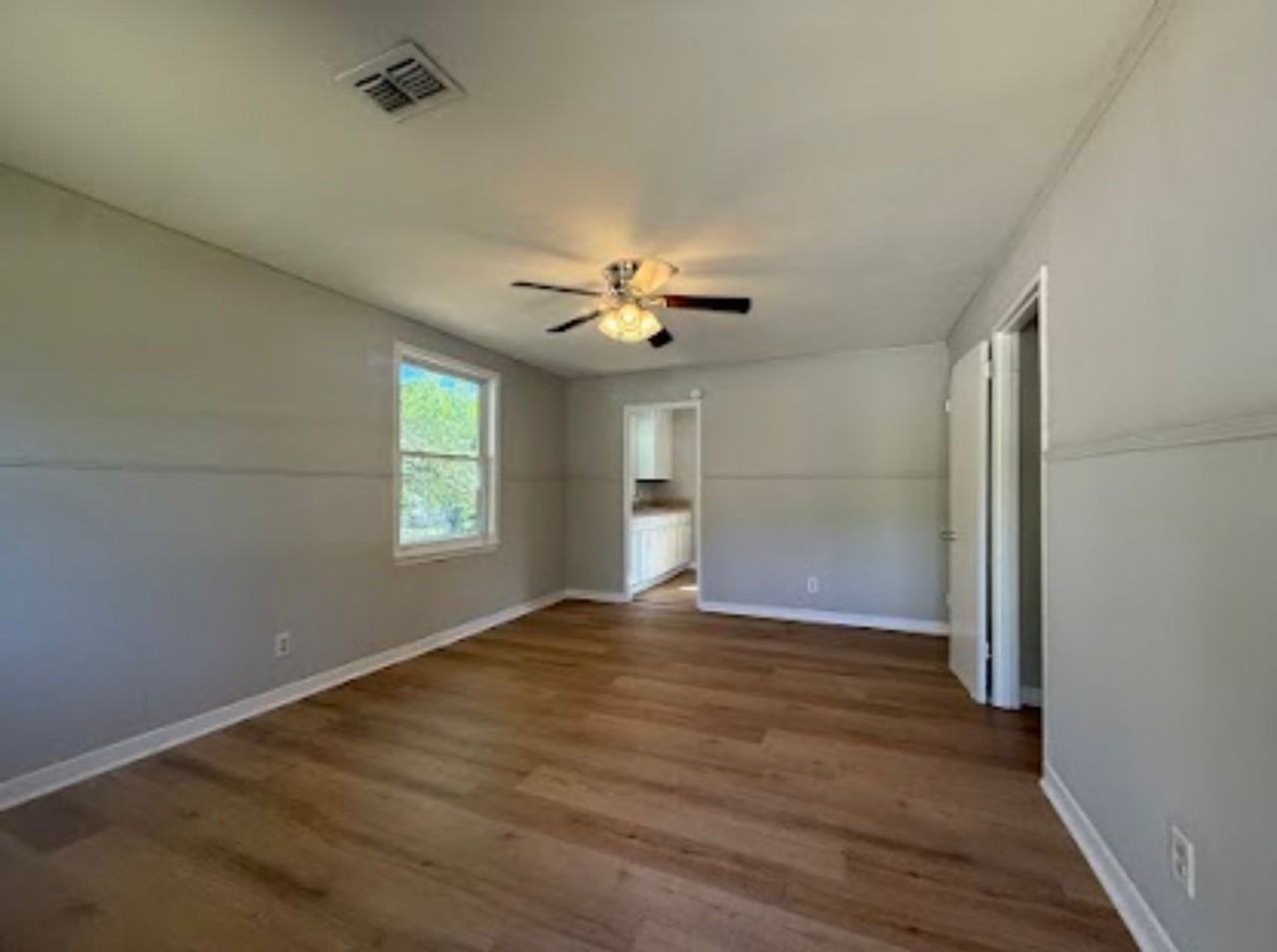 2529 Miles St - Photo 4 of 12