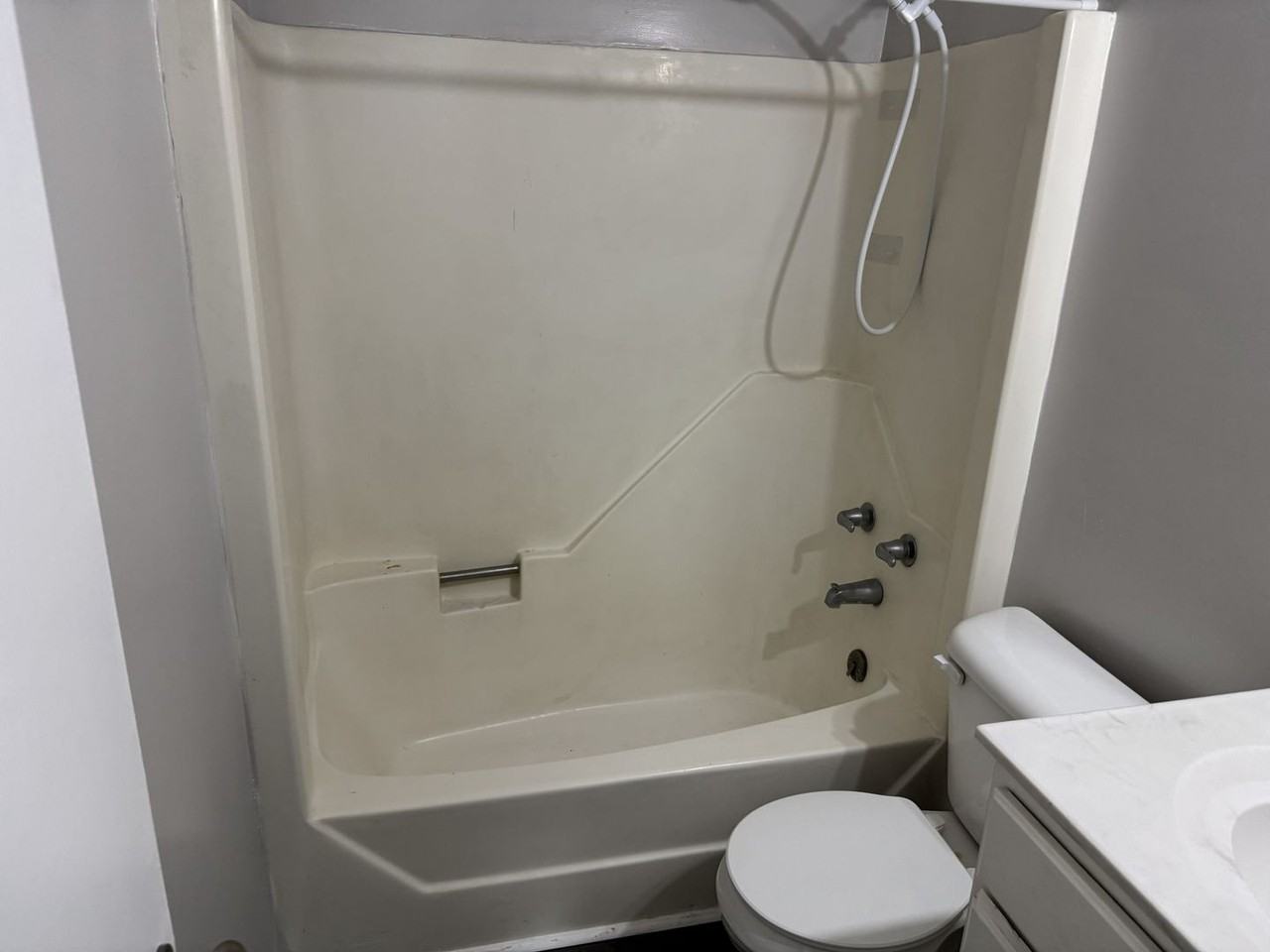 109 Twin Wood Dr - Photo 6 of 6
