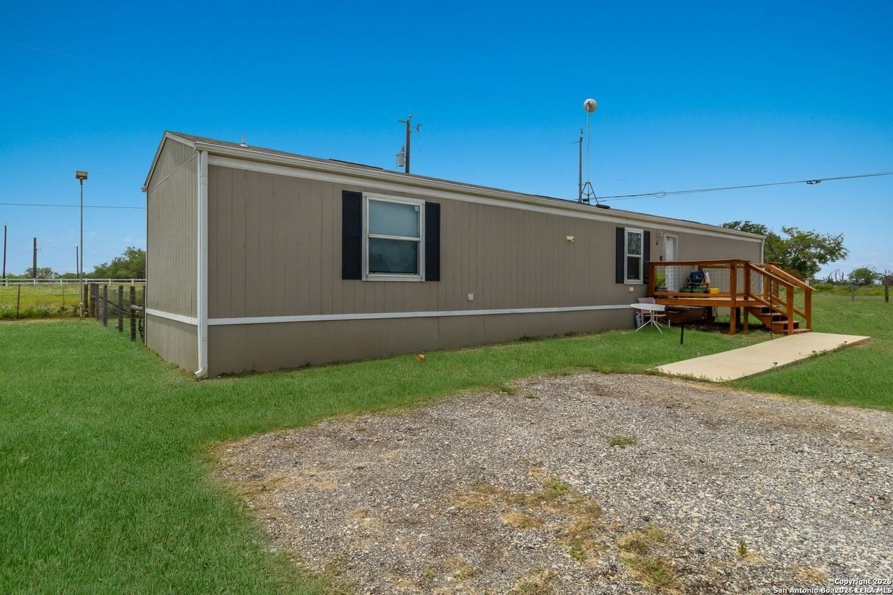 7380 Pittman Rd - Photo 2 of 11