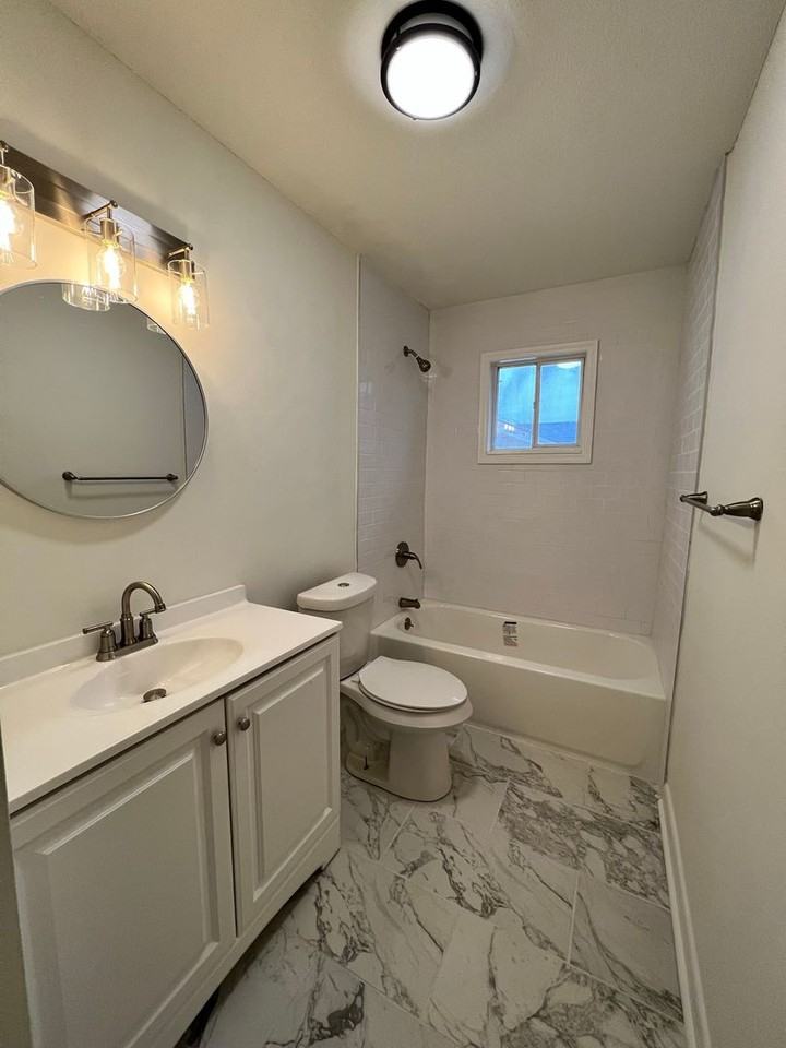 712 Moore St - Photo 6 of 14