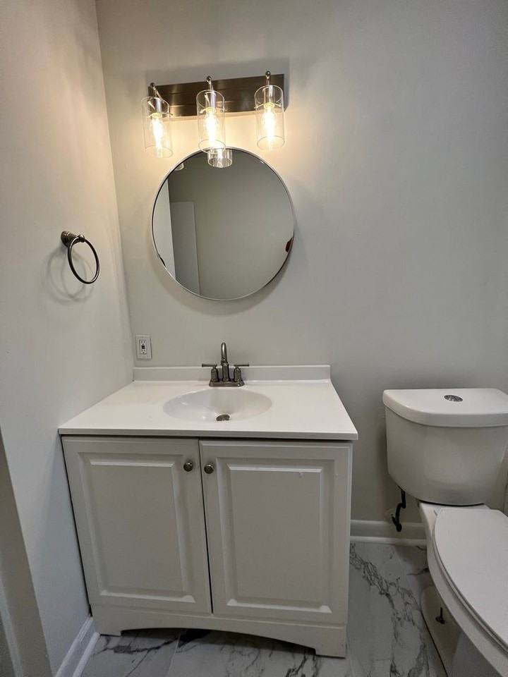 712 Moore St - Photo 7 of 14