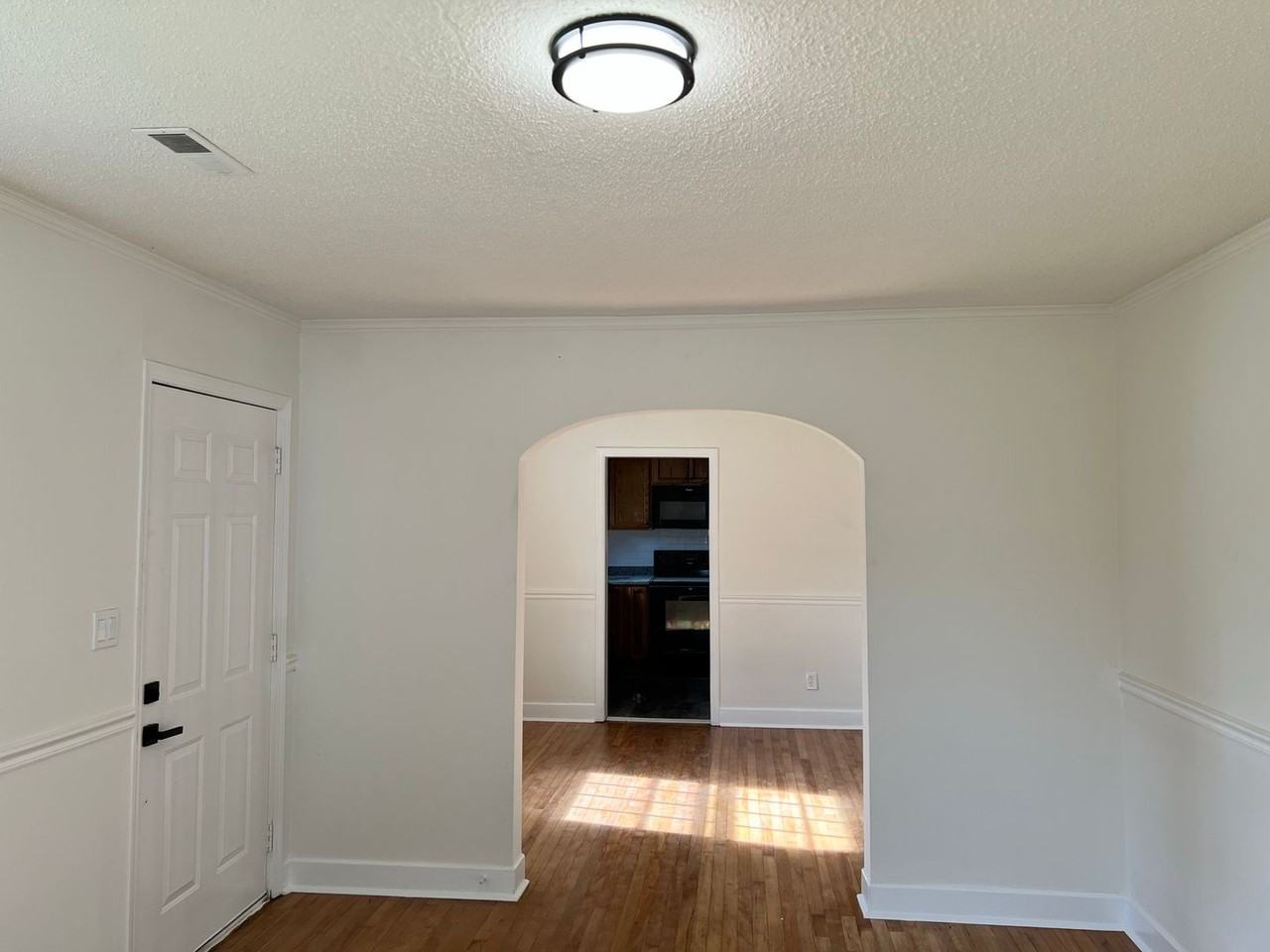 1604 Truman Ave - Photo 5 of 25