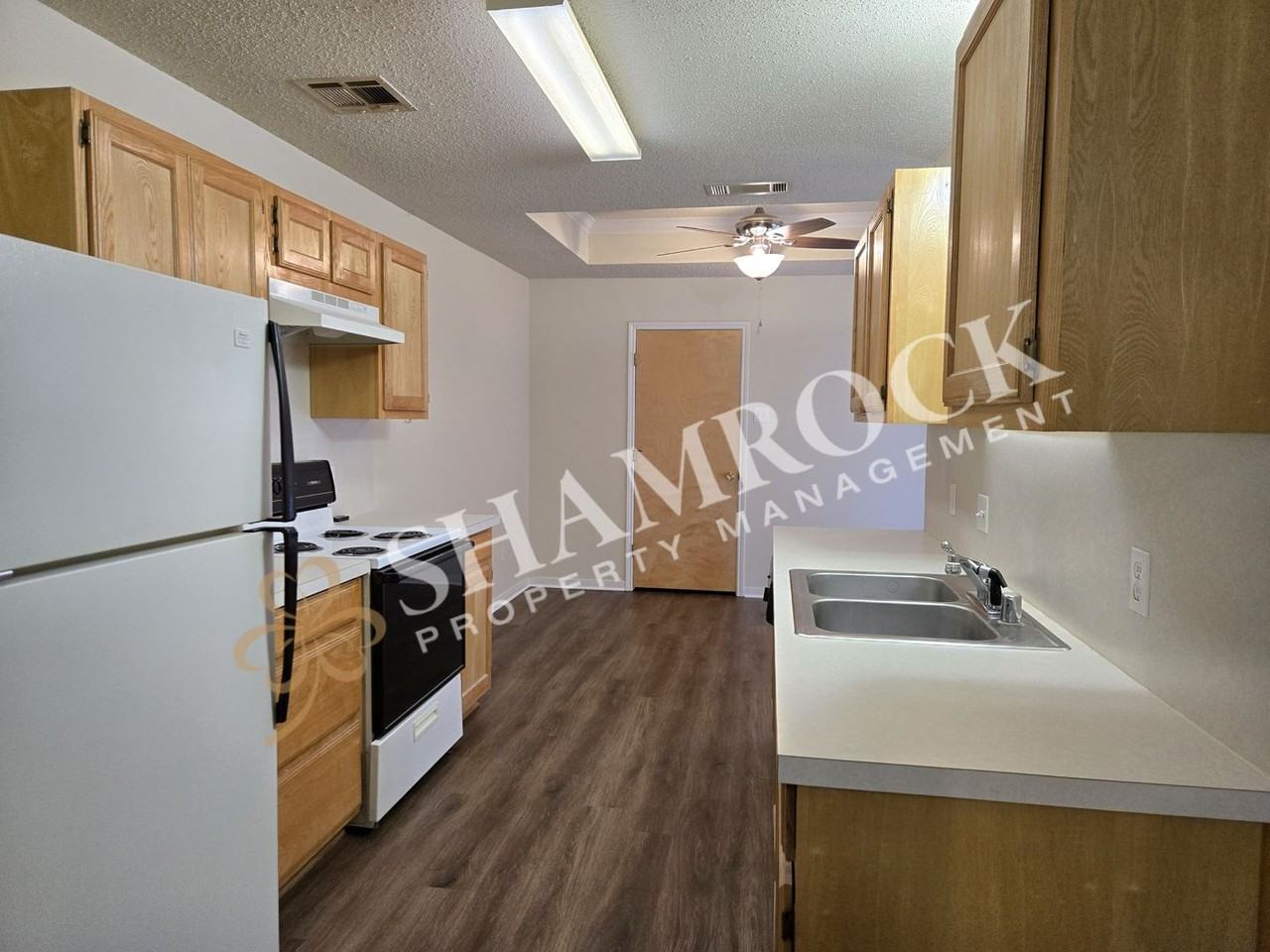 1713 Breezy Dr - Photo 6 of 10