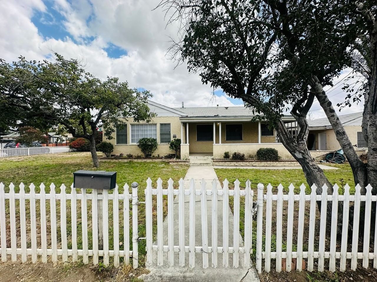 503 W Lugonia Ave - Photo 2 of 30