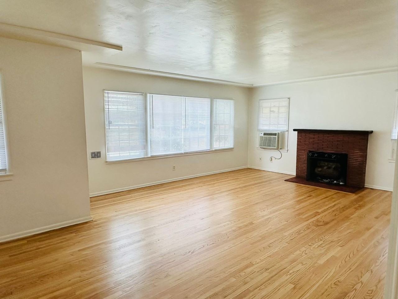 503 W Lugonia Ave - Photo 6 of 30