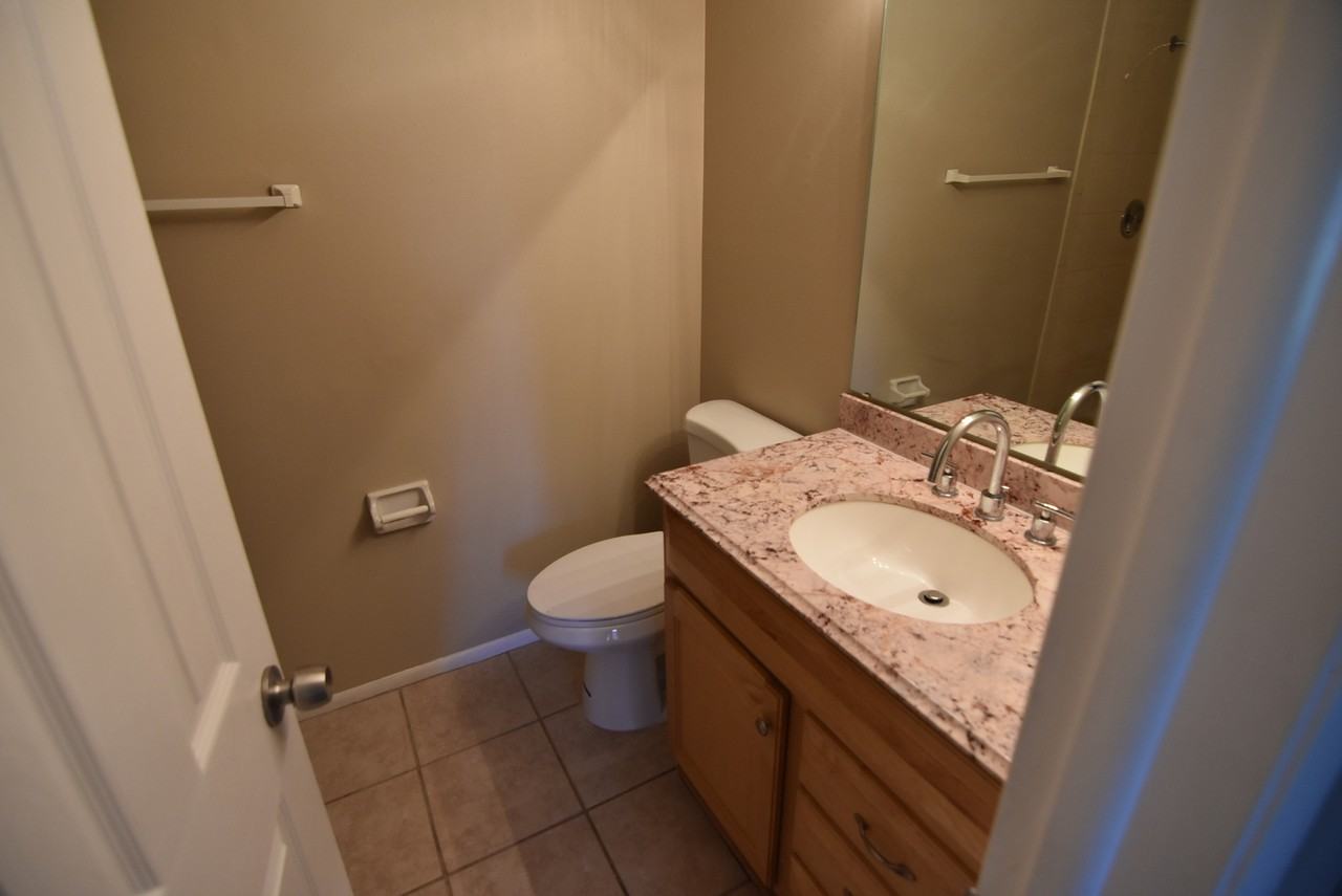 423 Longwood Cir - Photo 6 of 10