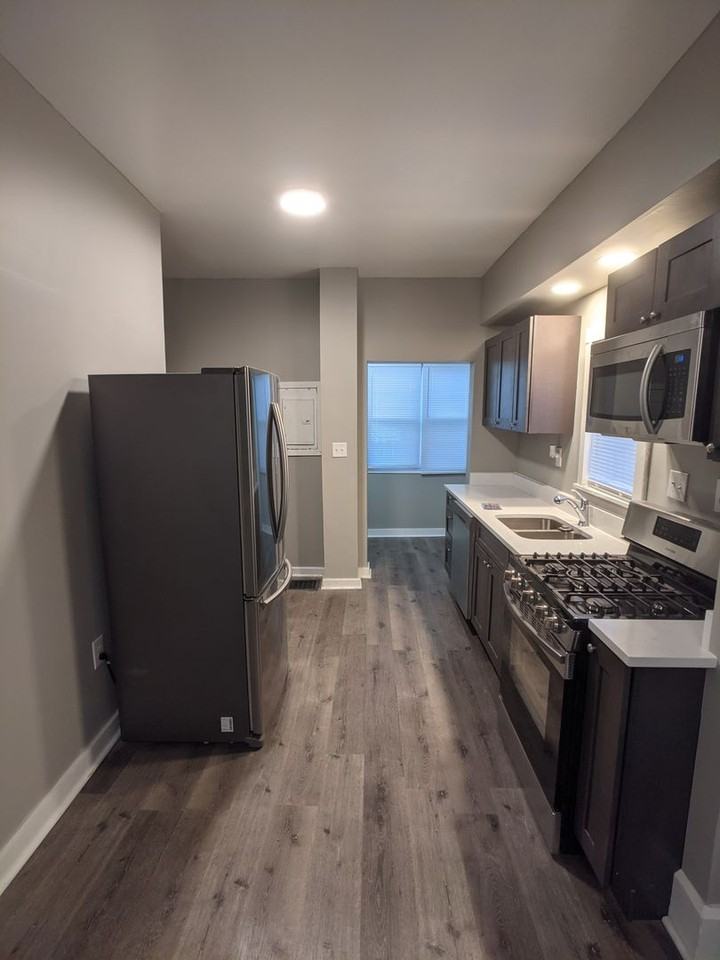 2168 Carrollton Ave - Photo 4 of 13