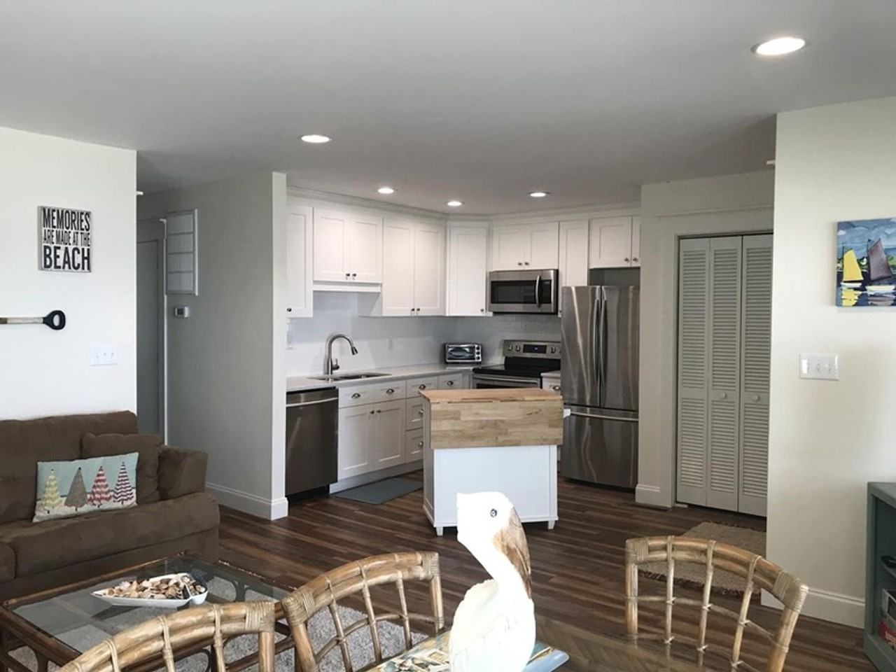 705 Carolina Beach Ave S - Photo 6 of 33