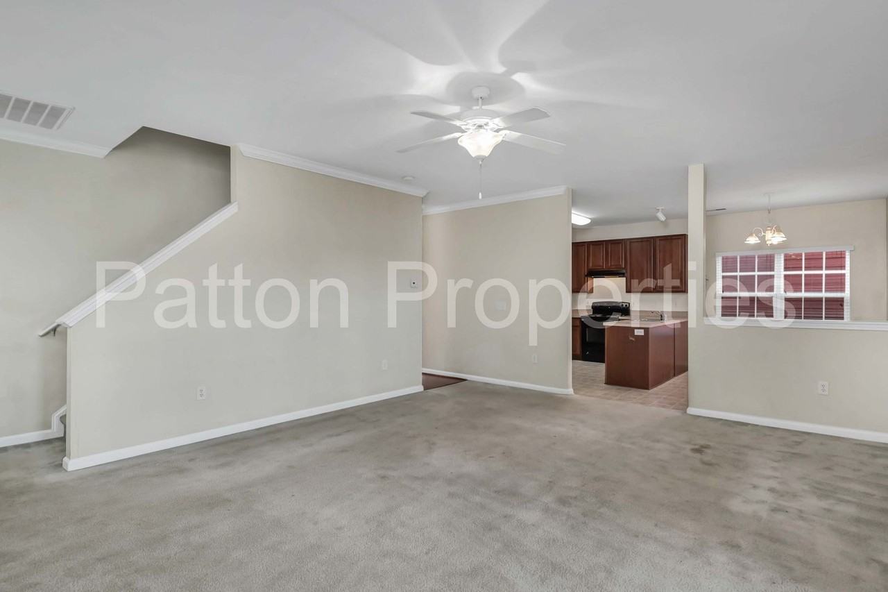 429 S Pickens St - Photo 7 of 33