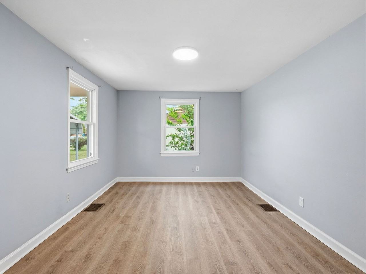 1625 Padbury Ave Se - Photo 6 of 39